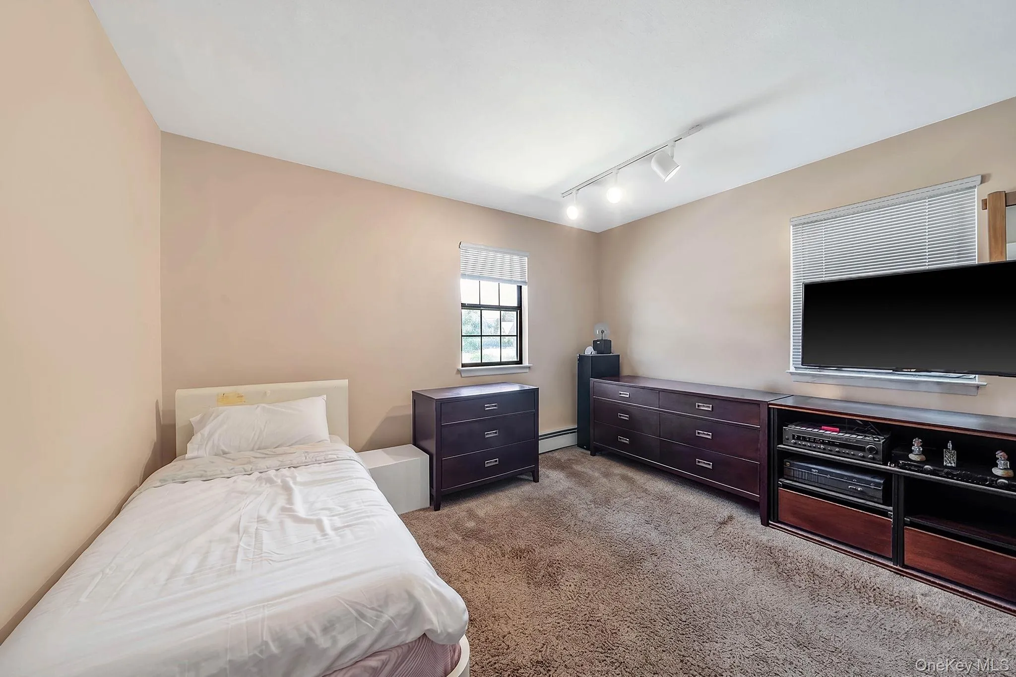 211 Meredith Lane, Hempstead, NY, 4 Bedrooms Bedrooms, 11 Rooms Rooms,2 BathroomsBathrooms,Residential,For Rent,Meredith,0,1029567 211 Meredith Lane, Hempstead, NY, 4 Bedrooms Bedrooms, 11 Rooms Rooms,2 BathroomsBathrooms,Residential,For Rent,Meredith,0,1029567