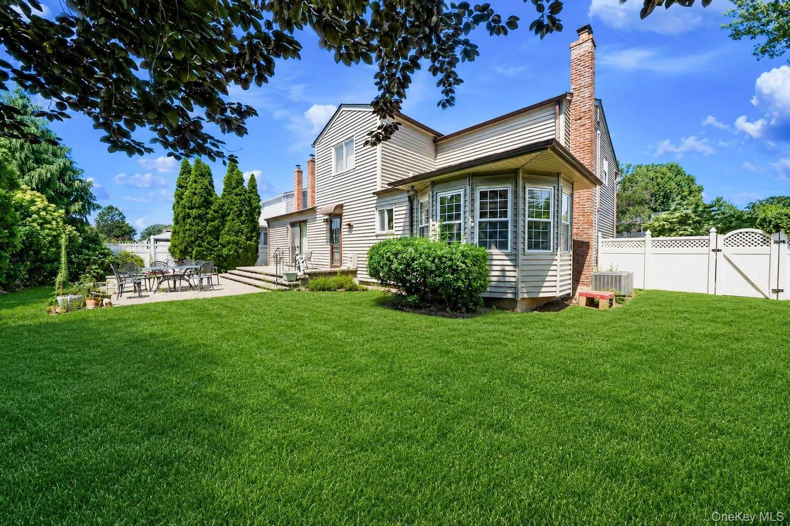 211 Meredith Lane, Hempstead, NY, 4 Bedrooms Bedrooms, 11 Rooms Rooms,2 BathroomsBathrooms,Residential,For Rent,Meredith,0,1029567 211 Meredith Lane, Hempstead, NY, 4 Bedrooms Bedrooms, 11 Rooms Rooms,2 BathroomsBathrooms,Residential,For Rent,Meredith,0,1029567