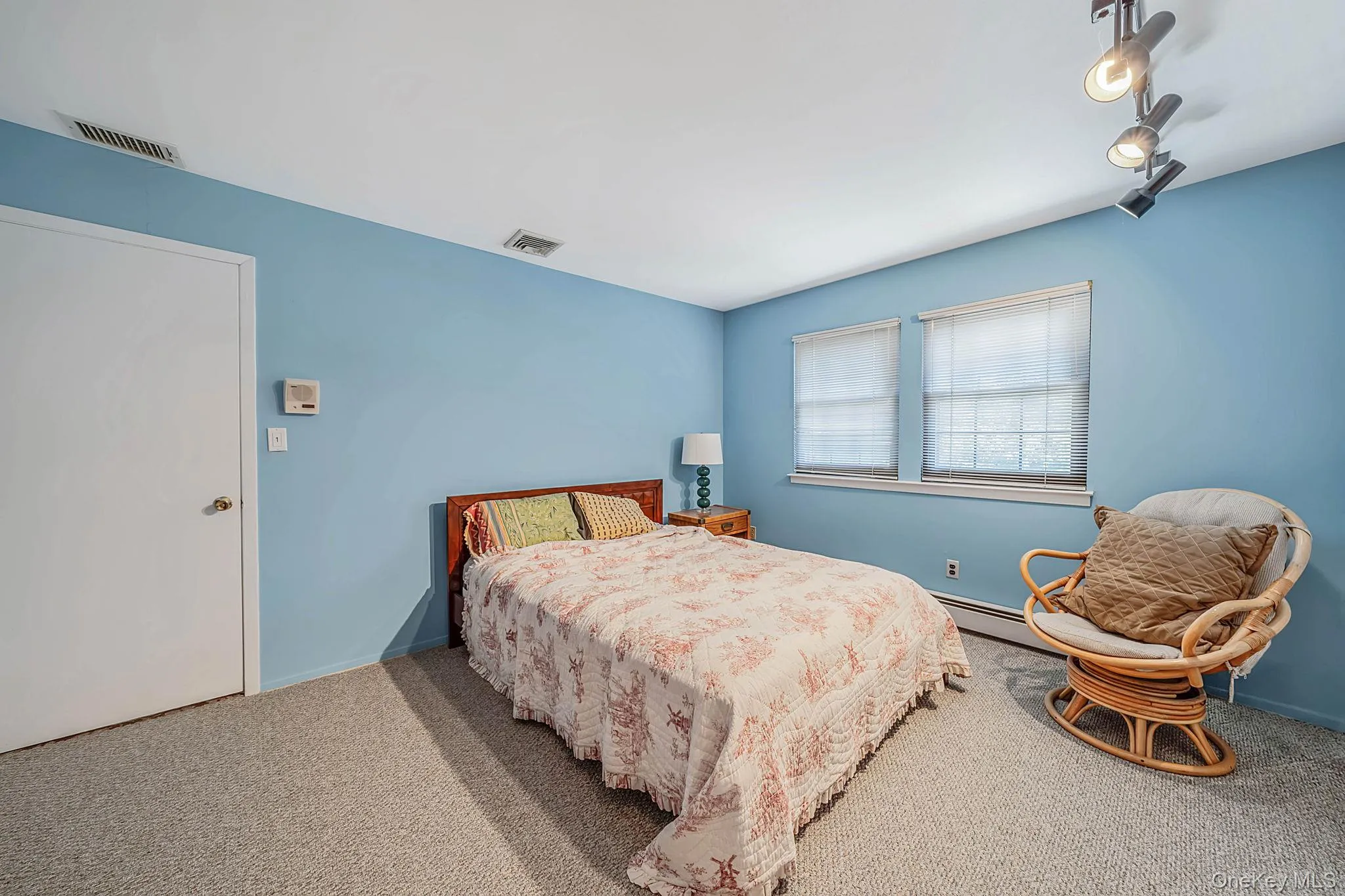 211 Meredith Lane, Hempstead, NY, 4 Bedrooms Bedrooms, 11 Rooms Rooms,2 BathroomsBathrooms,Residential,For Rent,Meredith,0,1029567 211 Meredith Lane, Hempstead, NY, 4 Bedrooms Bedrooms, 11 Rooms Rooms,2 BathroomsBathrooms,Residential,For Rent,Meredith,0,1029567