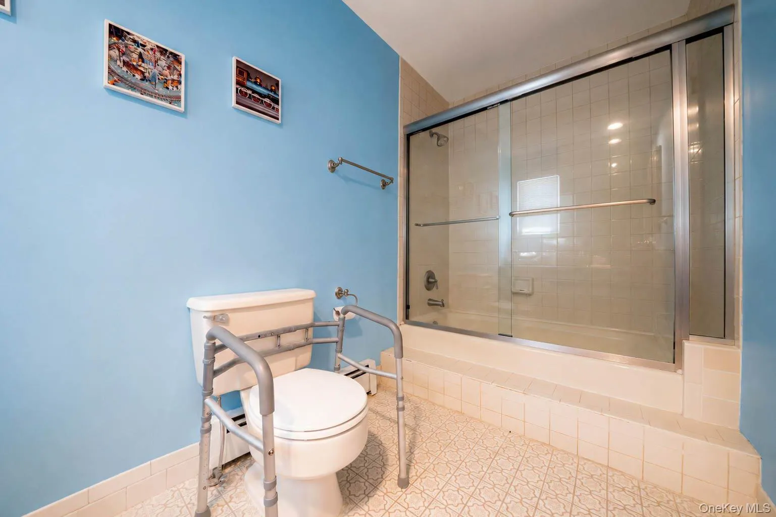 211 Meredith Lane, Hempstead, NY, 4 Bedrooms Bedrooms, 11 Rooms Rooms,2 BathroomsBathrooms,Residential,For Rent,Meredith,0,1029567 211 Meredith Lane, Hempstead, NY, 4 Bedrooms Bedrooms, 11 Rooms Rooms,2 BathroomsBathrooms,Residential,For Rent,Meredith,0,1029567