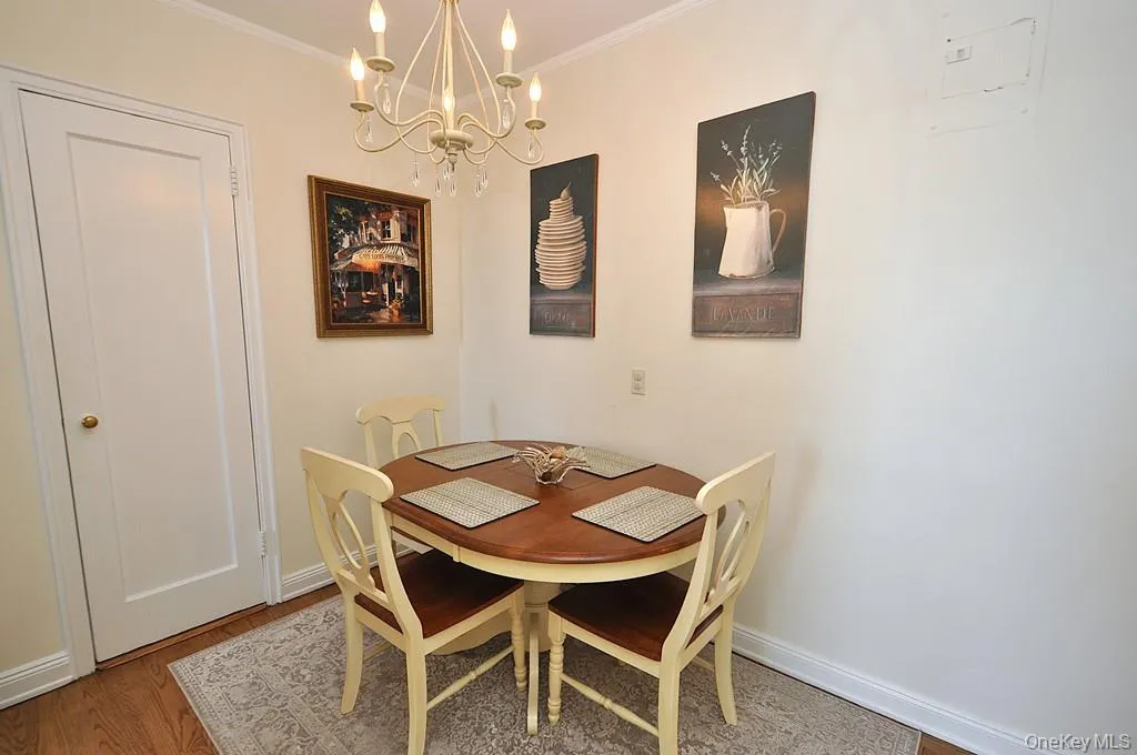 Dining Area Dining Area