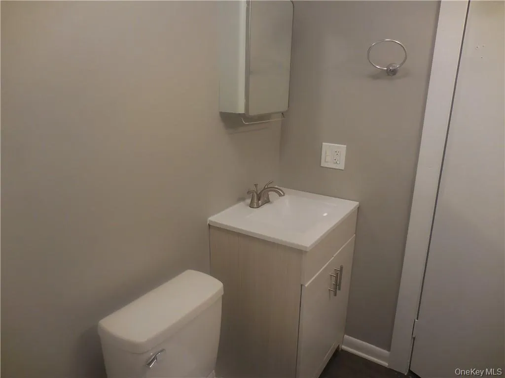 41 Willow Avenue, Cornwall, NY, 1 Bedroom Bedrooms, 2 Rooms Rooms,1 BathroomBathrooms,Residential Lease,For Rent,Willow,0,1029591 41 Willow Avenue, Cornwall, NY, 1 Bedroom Bedrooms, 2 Rooms Rooms,1 BathroomBathrooms,Residential Lease,For Rent,Willow,0,1029591