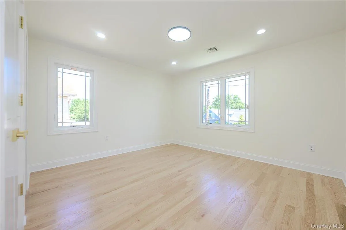 64 Landau Avenue, Hempstead, NY, 5 Bedrooms Bedrooms, 10 Rooms Rooms,6 BathroomsBathrooms,Residential,For Rent,Landau,0,1029593 64 Landau Avenue, Hempstead, NY, 5 Bedrooms Bedrooms, 10 Rooms Rooms,6 BathroomsBathrooms,Residential,For Rent,Landau,0,1029593