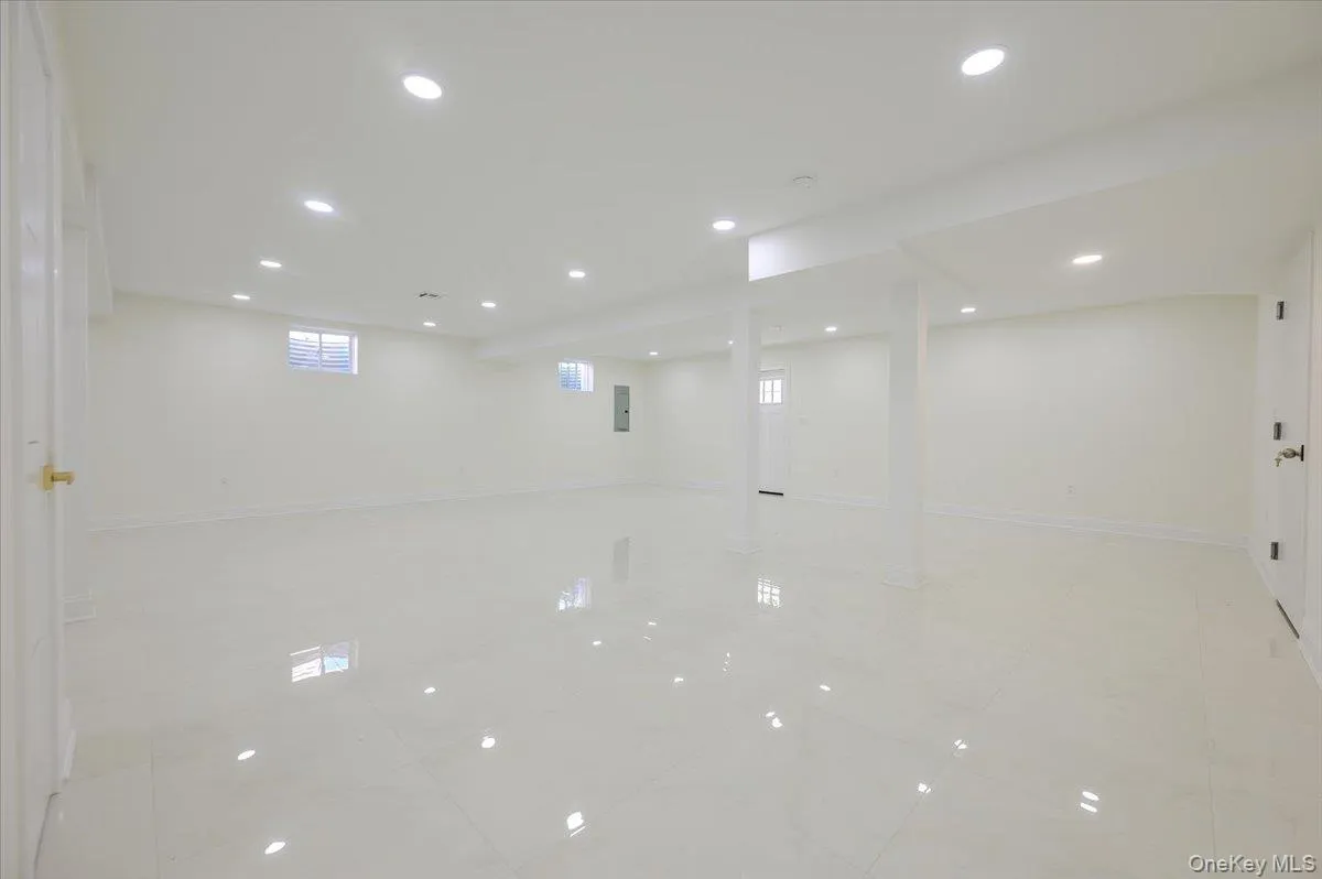 64 Landau Avenue, Hempstead, NY, 5 Bedrooms Bedrooms, 10 Rooms Rooms,6 BathroomsBathrooms,Residential,For Rent,Landau,0,1029593 64 Landau Avenue, Hempstead, NY, 5 Bedrooms Bedrooms, 10 Rooms Rooms,6 BathroomsBathrooms,Residential,For Rent,Landau,0,1029593