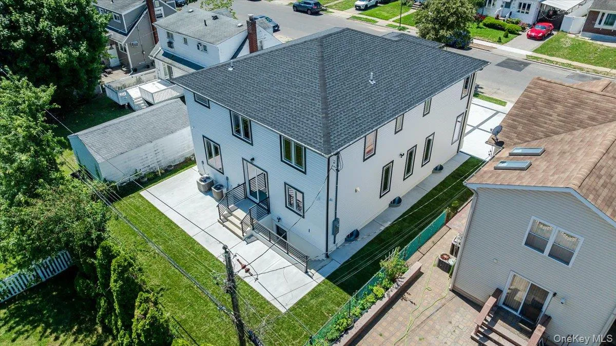64 Landau Avenue, Hempstead, NY, 5 Bedrooms Bedrooms, 10 Rooms Rooms,6 BathroomsBathrooms,Residential,For Rent,Landau,0,1029593 64 Landau Avenue, Hempstead, NY, 5 Bedrooms Bedrooms, 10 Rooms Rooms,6 BathroomsBathrooms,Residential,For Rent,Landau,0,1029593