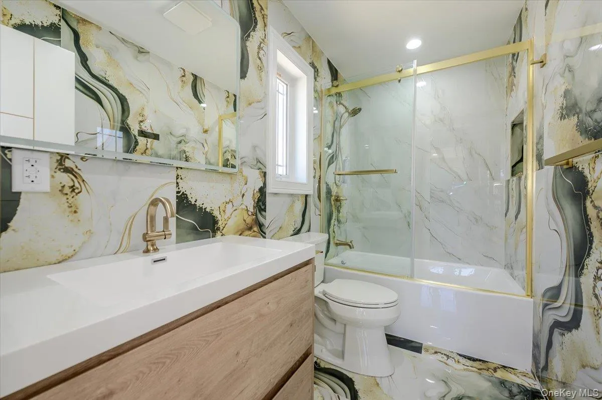 64 Landau Avenue, Hempstead, NY, 5 Bedrooms Bedrooms, 10 Rooms Rooms,6 BathroomsBathrooms,Residential,For Rent,Landau,0,1029593 64 Landau Avenue, Hempstead, NY, 5 Bedrooms Bedrooms, 10 Rooms Rooms,6 BathroomsBathrooms,Residential,For Rent,Landau,0,1029593