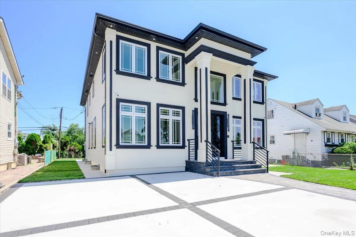 64 Landau Avenue, Hempstead, NY, 5 Bedrooms Bedrooms, 10 Rooms Rooms,6 BathroomsBathrooms,Residential,For Rent,Landau,0,1029593 64 Landau Avenue, Hempstead, NY, 5 Bedrooms Bedrooms, 10 Rooms Rooms,6 BathroomsBathrooms,Residential,For Rent,Landau,0,1029593