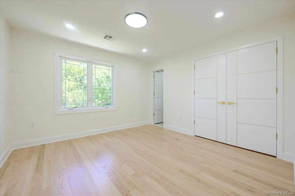 64 Landau Avenue, Hempstead, NY, 5 Bedrooms Bedrooms, 10 Rooms Rooms,6 BathroomsBathrooms,Residential,For Rent,Landau,0,1029593 64 Landau Avenue, Hempstead, NY, 5 Bedrooms Bedrooms, 10 Rooms Rooms,6 BathroomsBathrooms,Residential,For Rent,Landau,0,1029593