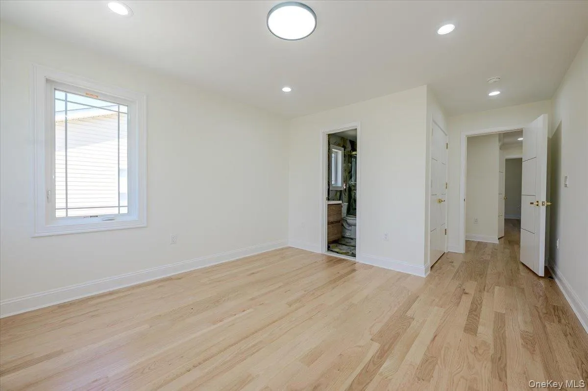 64 Landau Avenue, Hempstead, NY, 5 Bedrooms Bedrooms, 10 Rooms Rooms,6 BathroomsBathrooms,Residential,For Rent,Landau,0,1029593 64 Landau Avenue, Hempstead, NY, 5 Bedrooms Bedrooms, 10 Rooms Rooms,6 BathroomsBathrooms,Residential,For Rent,Landau,0,1029593