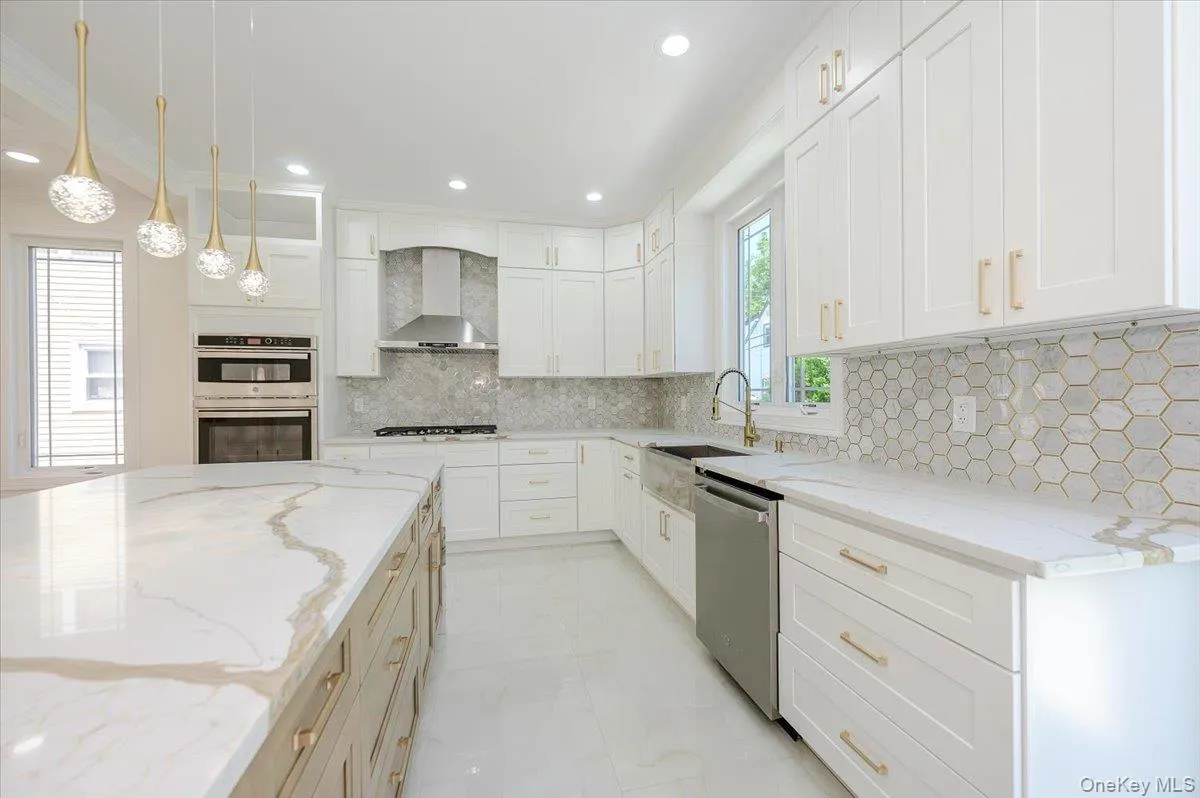 64 Landau Avenue, Hempstead, NY, 5 Bedrooms Bedrooms, 10 Rooms Rooms,6 BathroomsBathrooms,Residential,For Rent,Landau,0,1029593 64 Landau Avenue, Hempstead, NY, 5 Bedrooms Bedrooms, 10 Rooms Rooms,6 BathroomsBathrooms,Residential,For Rent,Landau,0,1029593