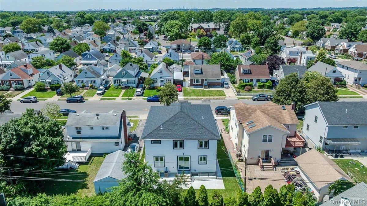 64 Landau Avenue, Hempstead, NY, 5 Bedrooms Bedrooms, 10 Rooms Rooms,6 BathroomsBathrooms,Residential,For Rent,Landau,0,1029593 64 Landau Avenue, Hempstead, NY, 5 Bedrooms Bedrooms, 10 Rooms Rooms,6 BathroomsBathrooms,Residential,For Rent,Landau,0,1029593