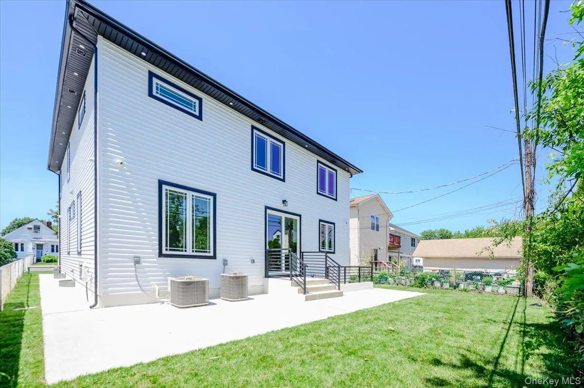 64 Landau Avenue, Hempstead, NY, 5 Bedrooms Bedrooms, 10 Rooms Rooms,6 BathroomsBathrooms,Residential,For Rent,Landau,0,1029593 64 Landau Avenue, Hempstead, NY, 5 Bedrooms Bedrooms, 10 Rooms Rooms,6 BathroomsBathrooms,Residential,For Rent,Landau,0,1029593