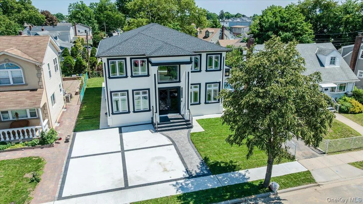 64 Landau Avenue, Hempstead, NY, 5 Bedrooms Bedrooms, 10 Rooms Rooms,6 BathroomsBathrooms,Residential,For Rent,Landau,0,1029593 64 Landau Avenue, Hempstead, NY, 5 Bedrooms Bedrooms, 10 Rooms Rooms,6 BathroomsBathrooms,Residential,For Rent,Landau,0,1029593