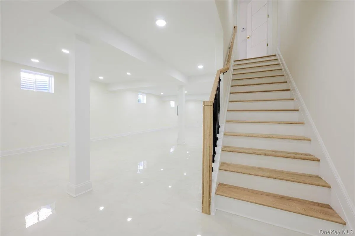 64 Landau Avenue, Hempstead, NY, 5 Bedrooms Bedrooms, 10 Rooms Rooms,6 BathroomsBathrooms,Residential,For Rent,Landau,0,1029593 64 Landau Avenue, Hempstead, NY, 5 Bedrooms Bedrooms, 10 Rooms Rooms,6 BathroomsBathrooms,Residential,For Rent,Landau,0,1029593
