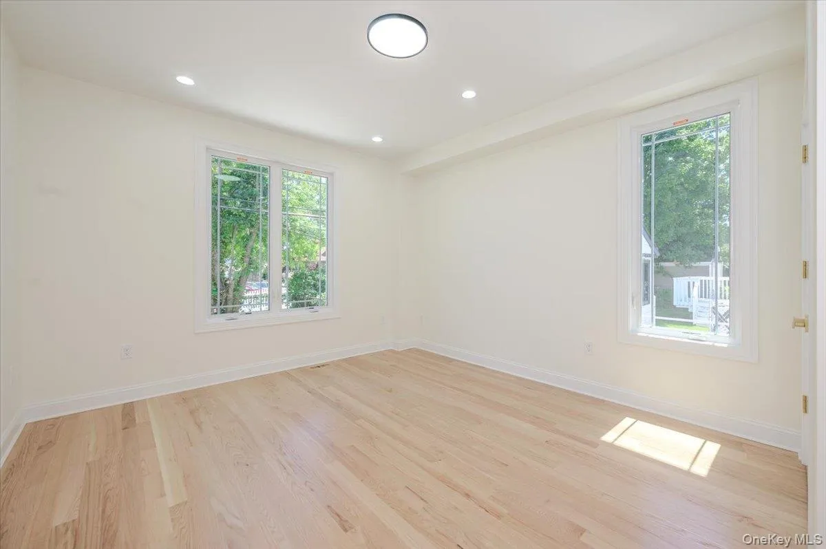 64 Landau Avenue, Hempstead, NY, 5 Bedrooms Bedrooms, 10 Rooms Rooms,6 BathroomsBathrooms,Residential,For Rent,Landau,0,1029593 64 Landau Avenue, Hempstead, NY, 5 Bedrooms Bedrooms, 10 Rooms Rooms,6 BathroomsBathrooms,Residential,For Rent,Landau,0,1029593