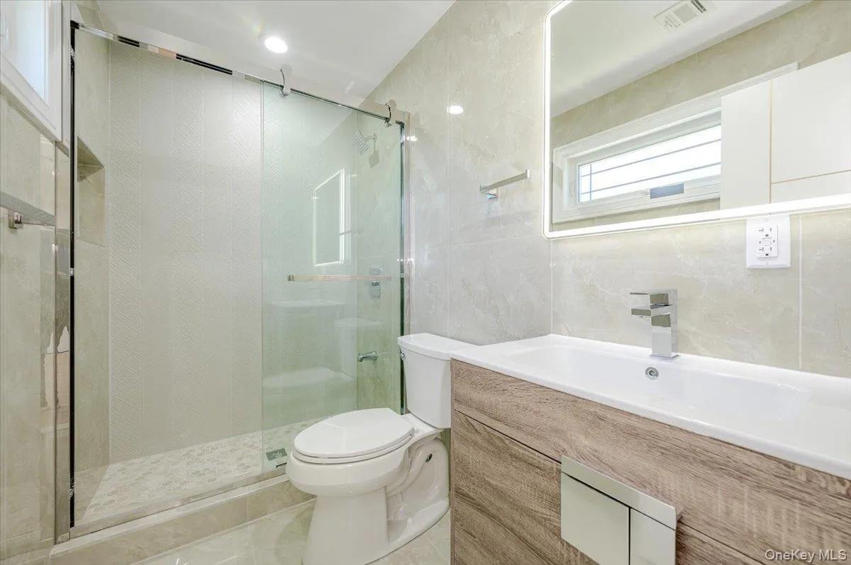64 Landau Avenue, Hempstead, NY, 5 Bedrooms Bedrooms, 10 Rooms Rooms,6 BathroomsBathrooms,Residential,For Rent,Landau,0,1029593 64 Landau Avenue, Hempstead, NY, 5 Bedrooms Bedrooms, 10 Rooms Rooms,6 BathroomsBathrooms,Residential,For Rent,Landau,0,1029593