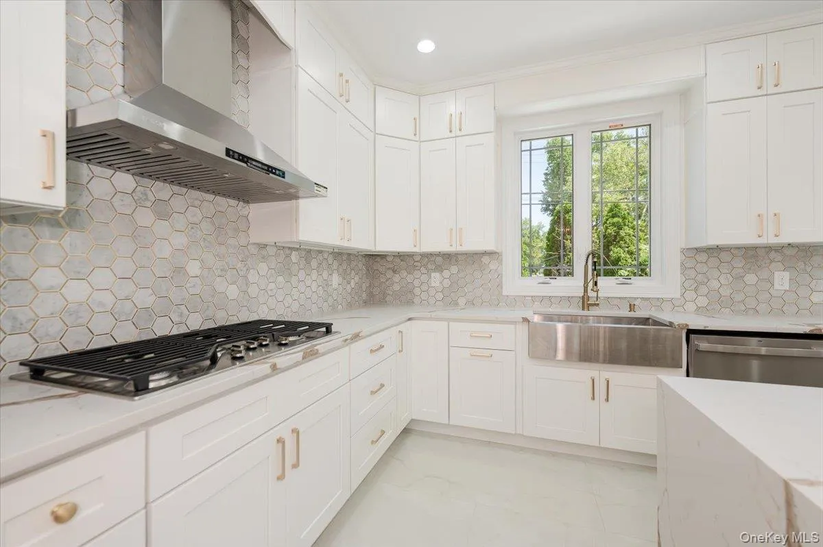 64 Landau Avenue, Hempstead, NY, 5 Bedrooms Bedrooms, 10 Rooms Rooms,6 BathroomsBathrooms,Residential,For Rent,Landau,0,1029593 64 Landau Avenue, Hempstead, NY, 5 Bedrooms Bedrooms, 10 Rooms Rooms,6 BathroomsBathrooms,Residential,For Rent,Landau,0,1029593