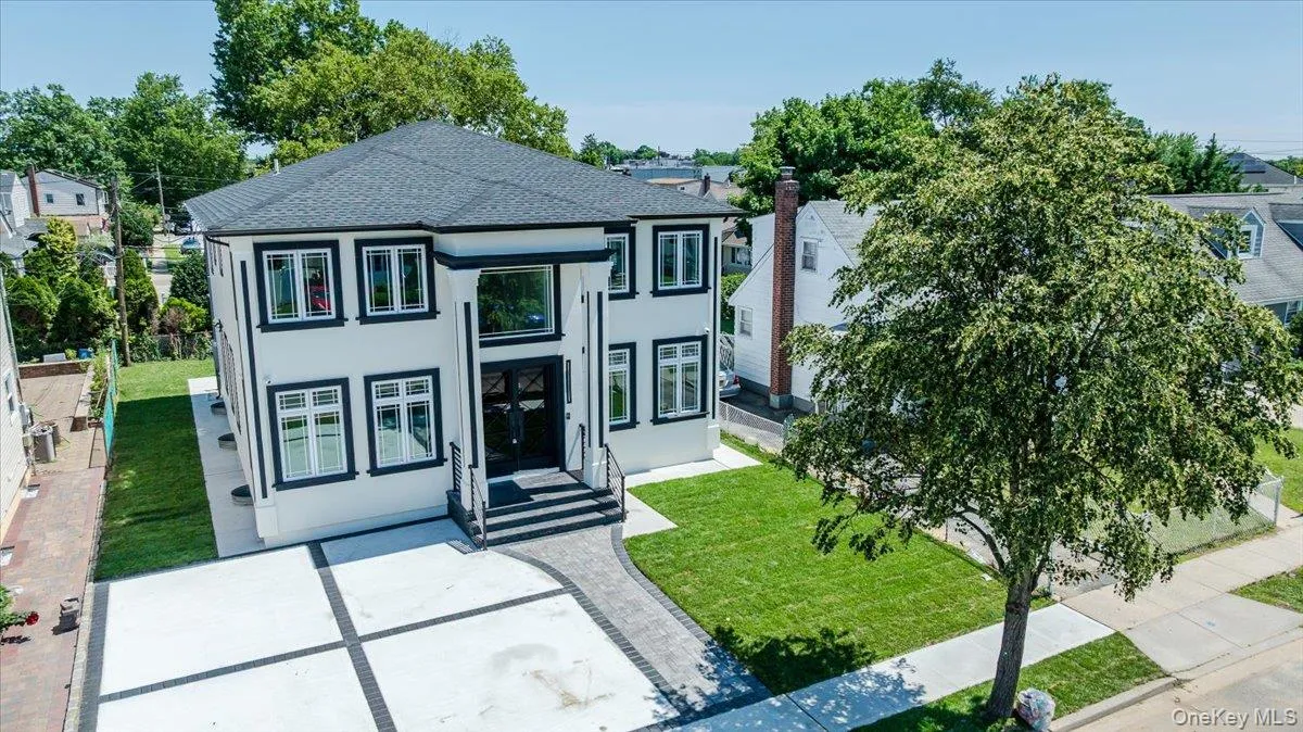 64 Landau Avenue, Hempstead, NY, 5 Bedrooms Bedrooms, 10 Rooms Rooms,6 BathroomsBathrooms,Residential,For Rent,Landau,0,1029593 64 Landau Avenue, Hempstead, NY, 5 Bedrooms Bedrooms, 10 Rooms Rooms,6 BathroomsBathrooms,Residential,For Rent,Landau,0,1029593