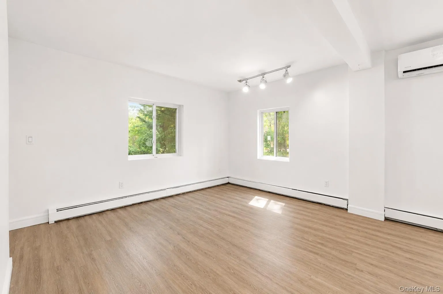 60 Morris Avenue, Brookhaven, NY, 2 Bedrooms Bedrooms, 4 Rooms Rooms,1 BathroomBathrooms,Residential Lease,For Rent,Morris,0,1029594 60 Morris Avenue, Brookhaven, NY, 2 Bedrooms Bedrooms, 4 Rooms Rooms,1 BathroomBathrooms,Residential Lease,For Rent,Morris,0,1029594
