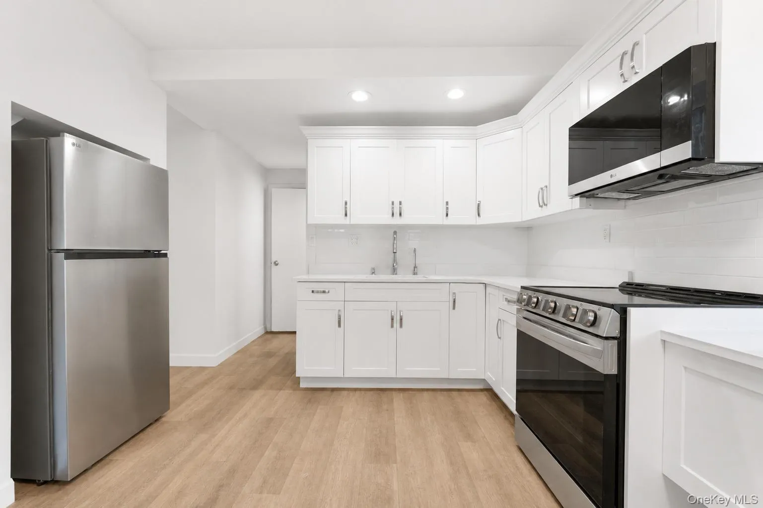 60 Morris Avenue, Brookhaven, NY, 2 Bedrooms Bedrooms, 4 Rooms Rooms,1 BathroomBathrooms,Residential Lease,For Rent,Morris,0,1029594 60 Morris Avenue, Brookhaven, NY, 2 Bedrooms Bedrooms, 4 Rooms Rooms,1 BathroomBathrooms,Residential Lease,For Rent,Morris,0,1029594