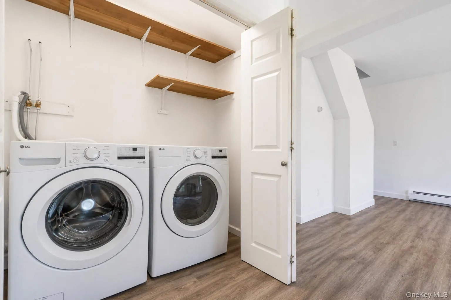 60 Morris Avenue, Brookhaven, NY, 2 Bedrooms Bedrooms, 4 Rooms Rooms,1 BathroomBathrooms,Residential Lease,For Rent,Morris,0,1029594 60 Morris Avenue, Brookhaven, NY, 2 Bedrooms Bedrooms, 4 Rooms Rooms,1 BathroomBathrooms,Residential Lease,For Rent,Morris,0,1029594