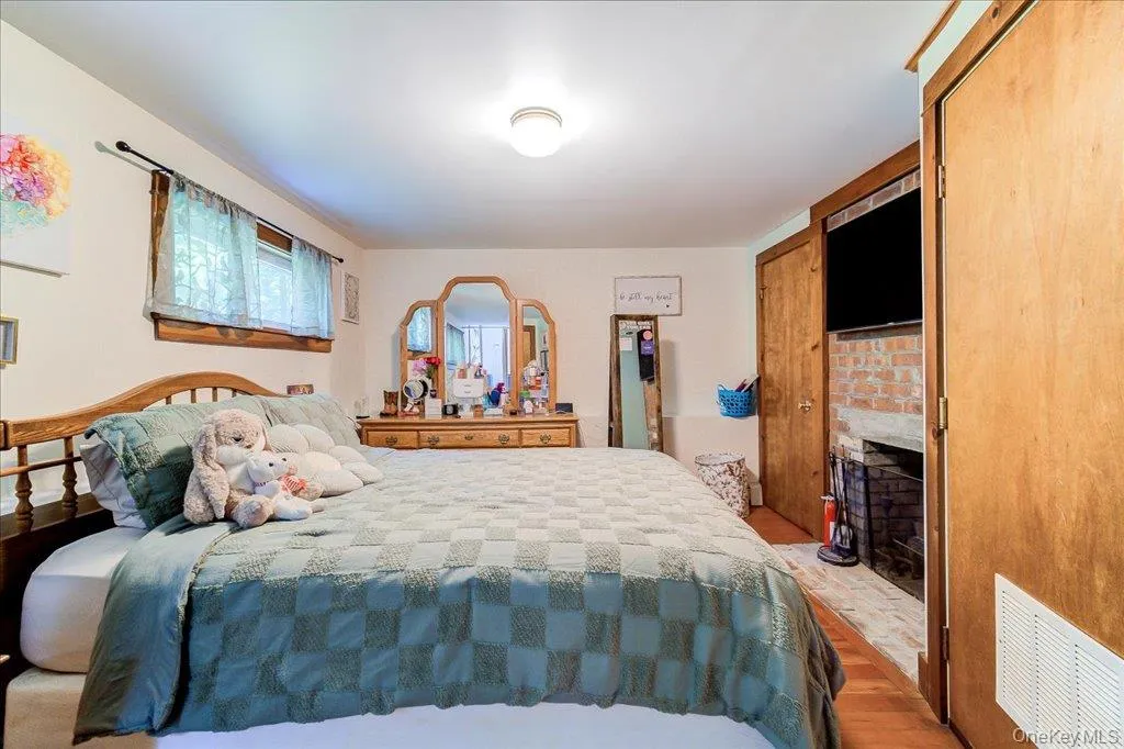 10-12 Woodlea Road, Clinton, NY, 7 Bedrooms Bedrooms, 7 Rooms Rooms,4 BathroomsBathrooms,Residential,For Rent,Woodlea,0,1029597 10-12 Woodlea Road, Clinton, NY, 7 Bedrooms Bedrooms, 7 Rooms Rooms,4 BathroomsBathrooms,Residential,For Rent,Woodlea,0,1029597