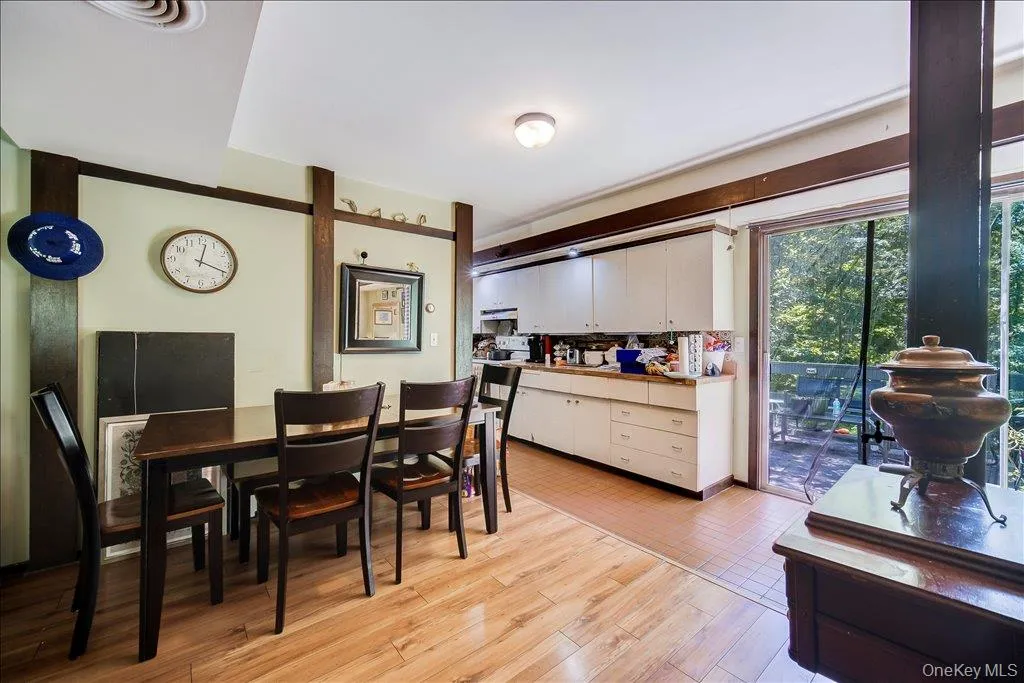 10-12 Woodlea Road, Clinton, NY, 7 Bedrooms Bedrooms, 7 Rooms Rooms,4 BathroomsBathrooms,Residential,For Rent,Woodlea,0,1029597 10-12 Woodlea Road, Clinton, NY, 7 Bedrooms Bedrooms, 7 Rooms Rooms,4 BathroomsBathrooms,Residential,For Rent,Woodlea,0,1029597