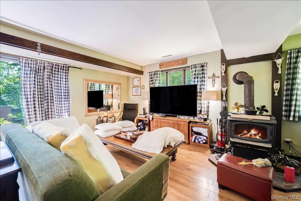 10-12 Woodlea Road, Clinton, NY, 7 Bedrooms Bedrooms, 7 Rooms Rooms,4 BathroomsBathrooms,Residential,For Rent,Woodlea,0,1029597 10-12 Woodlea Road, Clinton, NY, 7 Bedrooms Bedrooms, 7 Rooms Rooms,4 BathroomsBathrooms,Residential,For Rent,Woodlea,0,1029597