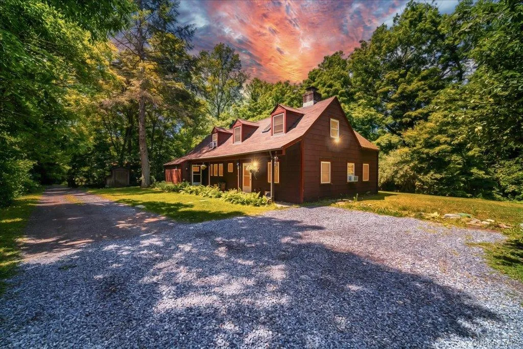 10-12 Woodlea Road, Clinton, NY, 7 Bedrooms Bedrooms, 7 Rooms Rooms,4 BathroomsBathrooms,Residential,For Rent,Woodlea,0,1029597 10-12 Woodlea Road, Clinton, NY, 7 Bedrooms Bedrooms, 7 Rooms Rooms,4 BathroomsBathrooms,Residential,For Rent,Woodlea,0,1029597