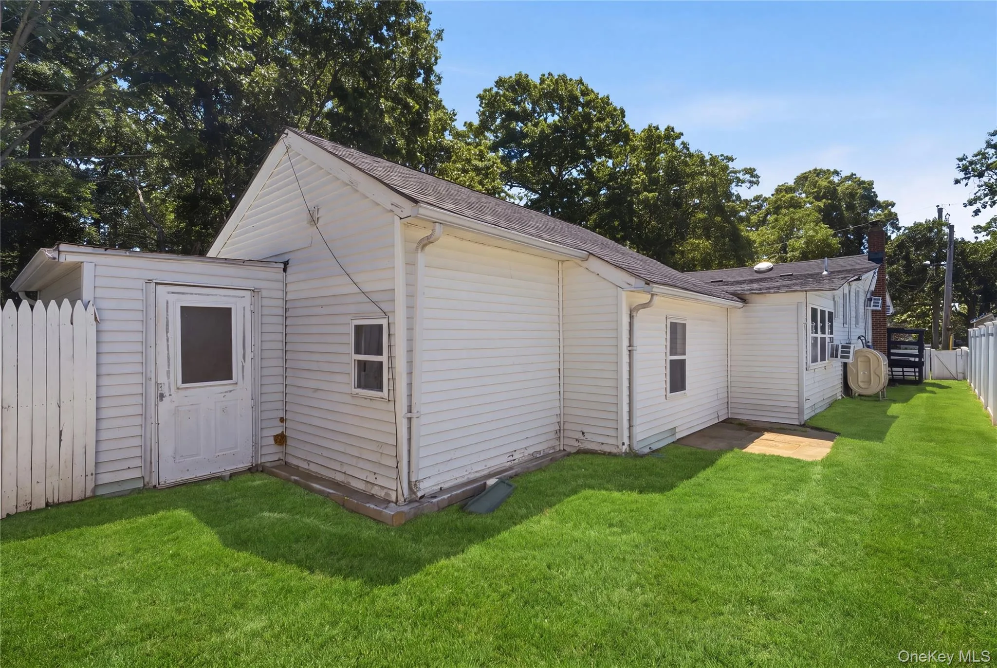 99 Green Avenue, Brookhaven, NY, 3 Bedrooms Bedrooms, 7 Rooms Rooms,2 BathroomsBathrooms,Residential,For Rent,Green,0,1029615 99 Green Avenue, Brookhaven, NY, 3 Bedrooms Bedrooms, 7 Rooms Rooms,2 BathroomsBathrooms,Residential,For Rent,Green,0,1029615