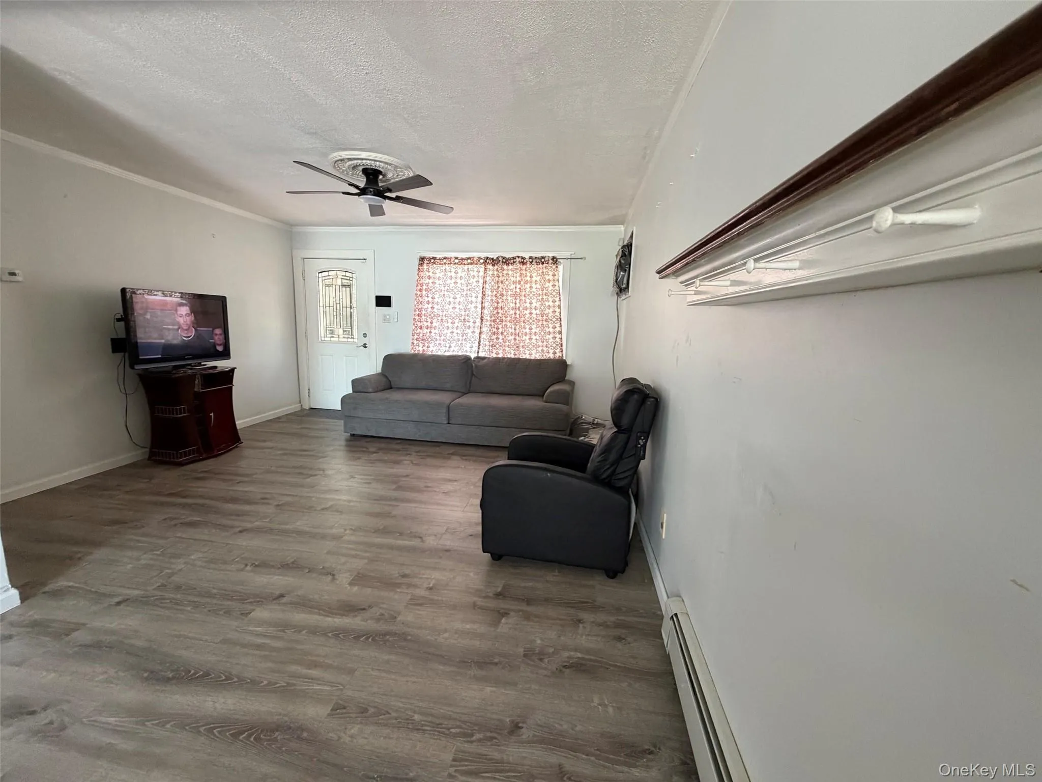 300 Beachview Street, Babylon, NY, 3 Bedrooms Bedrooms, 6 Rooms Rooms,1 BathroomBathrooms,Residential,For Rent,Beachview,0,1029621 300 Beachview Street, Babylon, NY, 3 Bedrooms Bedrooms, 6 Rooms Rooms,1 BathroomBathrooms,Residential,For Rent,Beachview,0,1029621