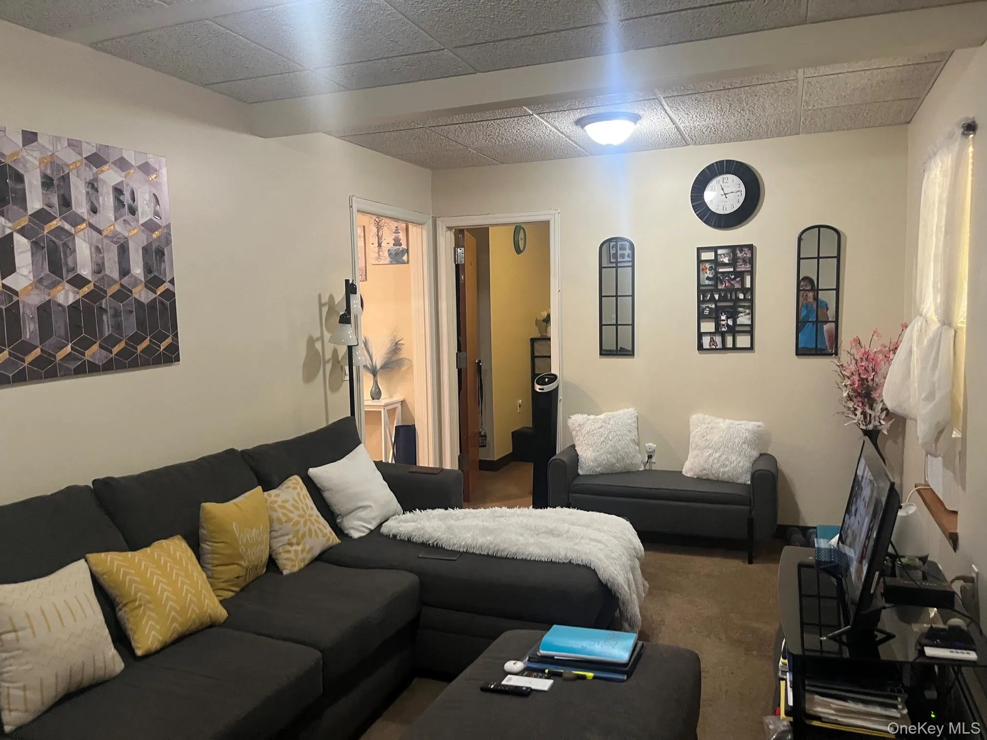 currently furnished currently furnished