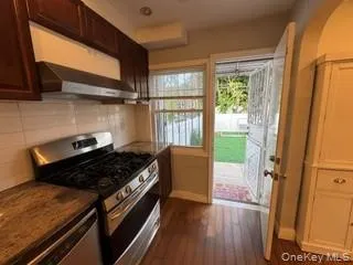 5841 205th Street, New York, NY, 3 Bedrooms Bedrooms, 6 Rooms Rooms,2 BathroomsBathrooms,Residential Lease,For Rent,205th,0,1029629 5841 205th Street, New York, NY, 3 Bedrooms Bedrooms, 6 Rooms Rooms,2 BathroomsBathrooms,Residential Lease,For Rent,205th,0,1029629