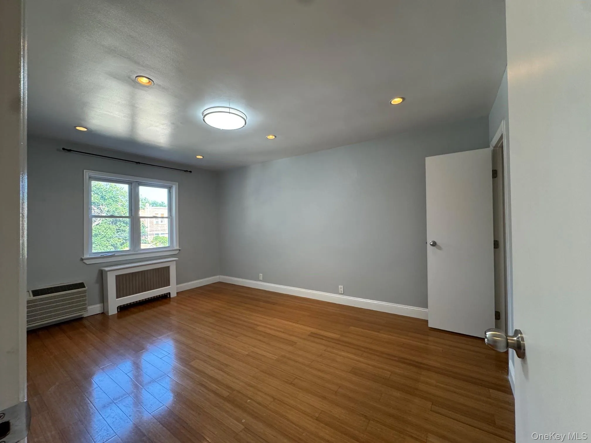 5841 205th Street, New York, NY, 3 Bedrooms Bedrooms, 6 Rooms Rooms,2 BathroomsBathrooms,Residential Lease,For Rent,205th,0,1029629 5841 205th Street, New York, NY, 3 Bedrooms Bedrooms, 6 Rooms Rooms,2 BathroomsBathrooms,Residential Lease,For Rent,205th,0,1029629