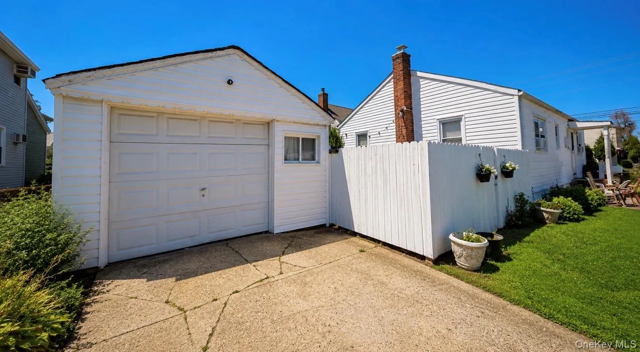 1743 Atherton Avenue, Hempstead, NY, 3 Bedrooms Bedrooms, 6 Rooms Rooms,1 BathroomBathrooms,Residential,For Rent,Atherton,0,1029637 1743 Atherton Avenue, Hempstead, NY, 3 Bedrooms Bedrooms, 6 Rooms Rooms,1 BathroomBathrooms,Residential,For Rent,Atherton,0,1029637