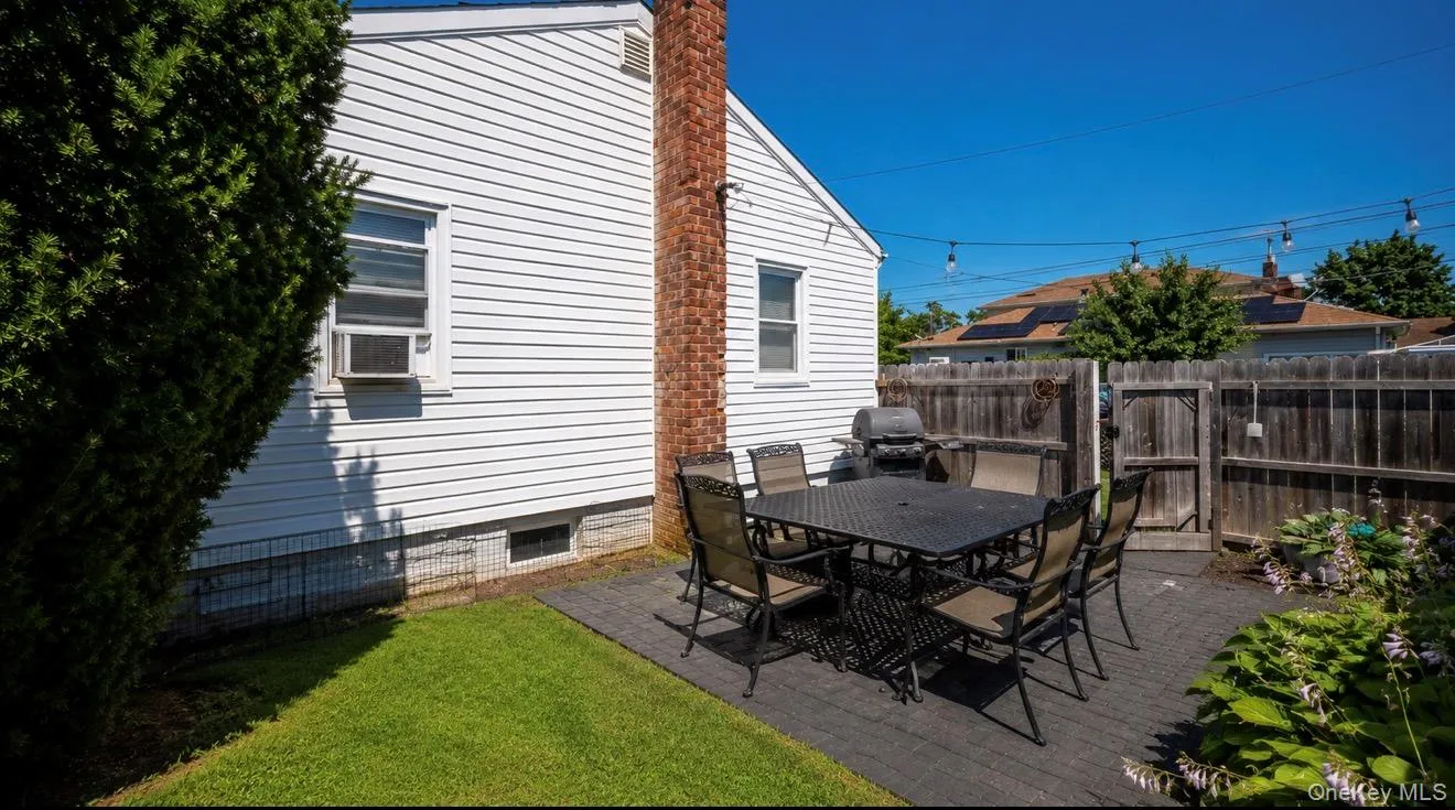 1743 Atherton Avenue, Hempstead, NY, 3 Bedrooms Bedrooms, 6 Rooms Rooms,1 BathroomBathrooms,Residential,For Rent,Atherton,0,1029637 1743 Atherton Avenue, Hempstead, NY, 3 Bedrooms Bedrooms, 6 Rooms Rooms,1 BathroomBathrooms,Residential,For Rent,Atherton,0,1029637