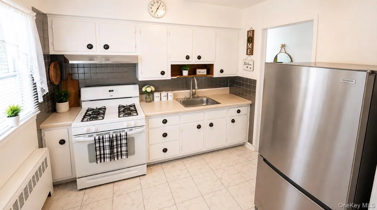 1743 Atherton Avenue, Hempstead, NY, 3 Bedrooms Bedrooms, 6 Rooms Rooms,1 BathroomBathrooms,Residential,For Rent,Atherton,0,1029637 1743 Atherton Avenue, Hempstead, NY, 3 Bedrooms Bedrooms, 6 Rooms Rooms,1 BathroomBathrooms,Residential,For Rent,Atherton,0,1029637