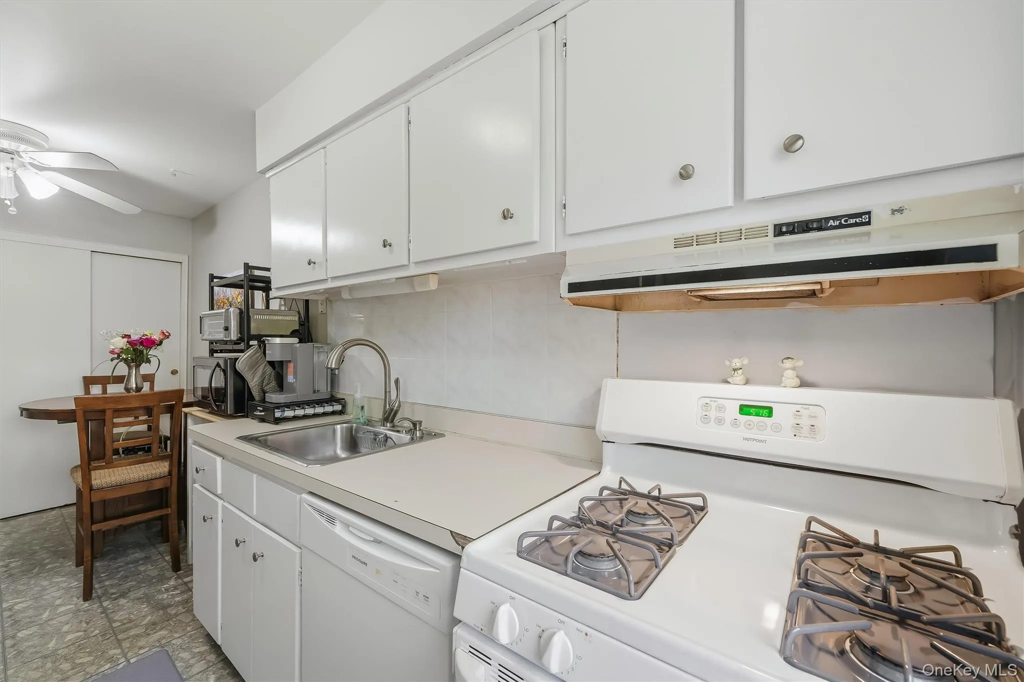 20 Main, Haverstraw, NY, 1 Bedroom Bedrooms, 4 Rooms Rooms,1 BathroomBathrooms,Residential,For Rent,Main,0,1029657 20 Main, Haverstraw, NY, 1 Bedroom Bedrooms, 4 Rooms Rooms,1 BathroomBathrooms,Residential,For Rent,Main,0,1029657