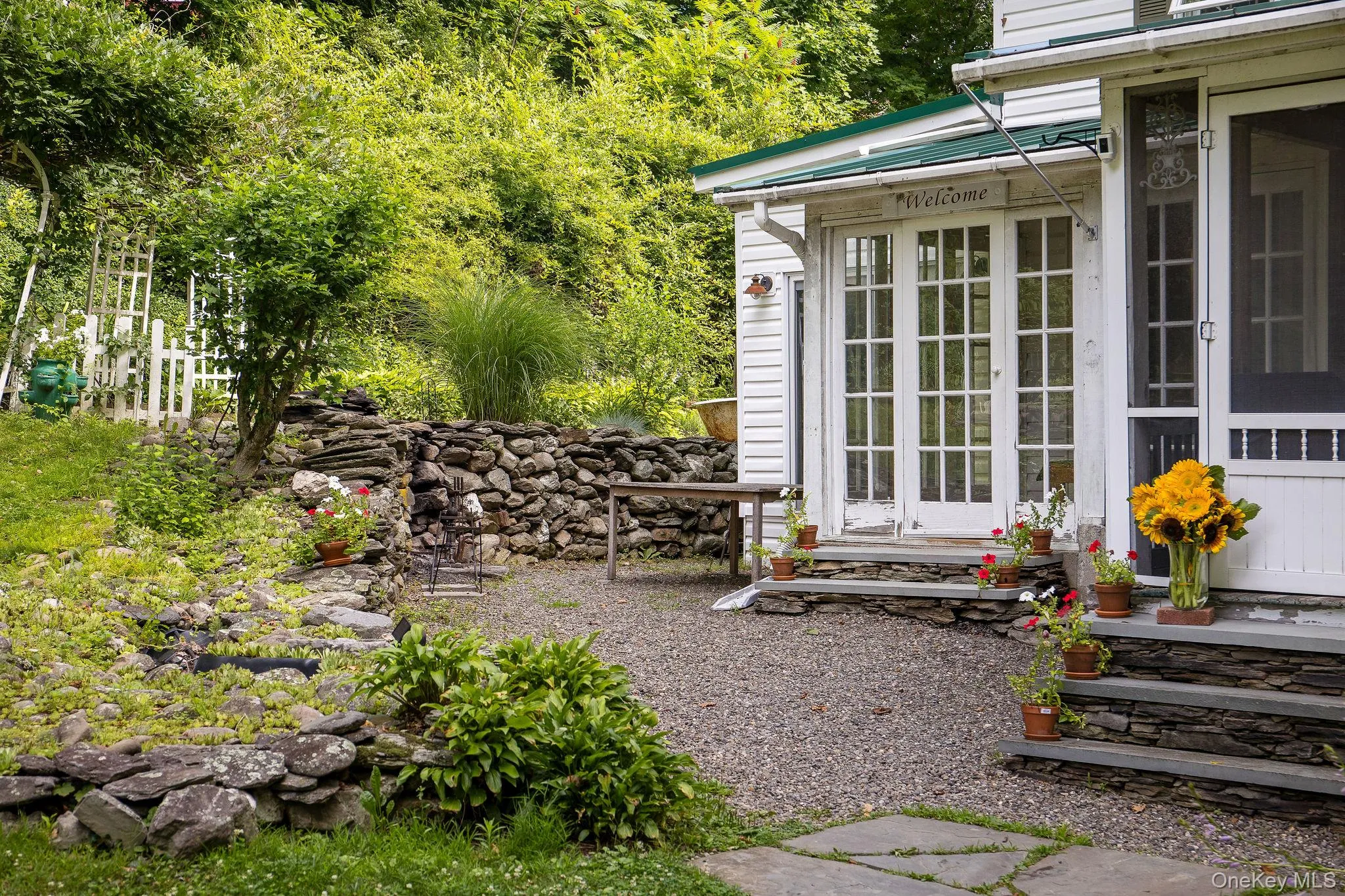 390 Water Street, Livingston, NY, 3 Bedrooms Bedrooms, 7 Rooms Rooms,1 BathroomBathrooms,Residential,For Rent,Water,0,1029660 390 Water Street, Livingston, NY, 3 Bedrooms Bedrooms, 7 Rooms Rooms,1 BathroomBathrooms,Residential,For Rent,Water,0,1029660