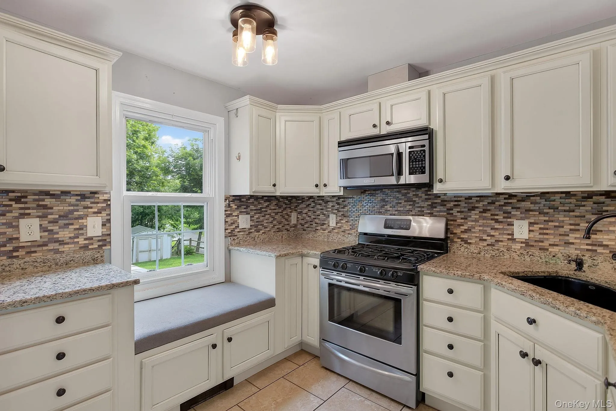 390 Water Street, Livingston, NY, 3 Bedrooms Bedrooms, 7 Rooms Rooms,1 BathroomBathrooms,Residential,For Rent,Water,0,1029660 390 Water Street, Livingston, NY, 3 Bedrooms Bedrooms, 7 Rooms Rooms,1 BathroomBathrooms,Residential,For Rent,Water,0,1029660