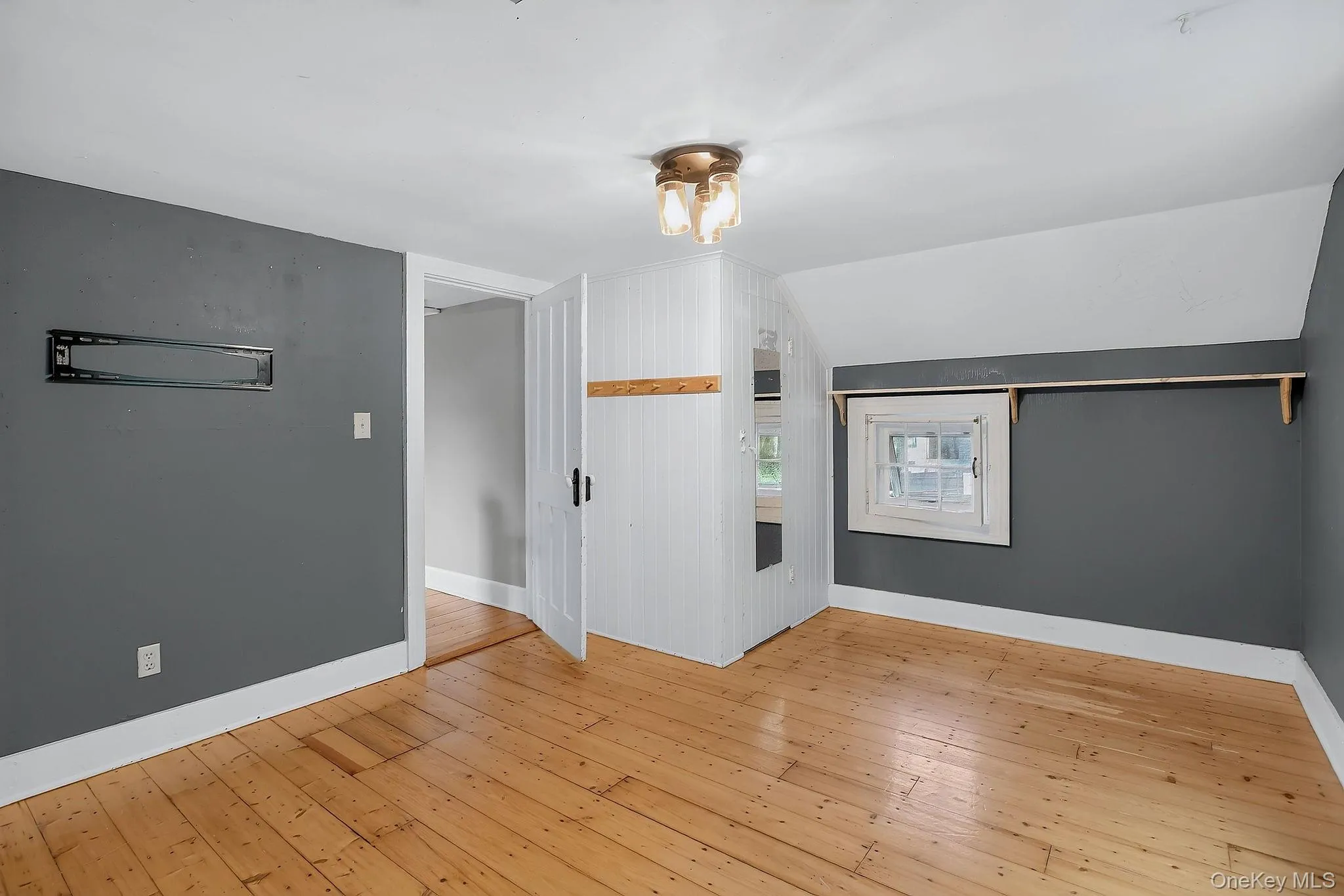 390 Water Street, Livingston, NY, 3 Bedrooms Bedrooms, 7 Rooms Rooms,1 BathroomBathrooms,Residential,For Rent,Water,0,1029660 390 Water Street, Livingston, NY, 3 Bedrooms Bedrooms, 7 Rooms Rooms,1 BathroomBathrooms,Residential,For Rent,Water,0,1029660