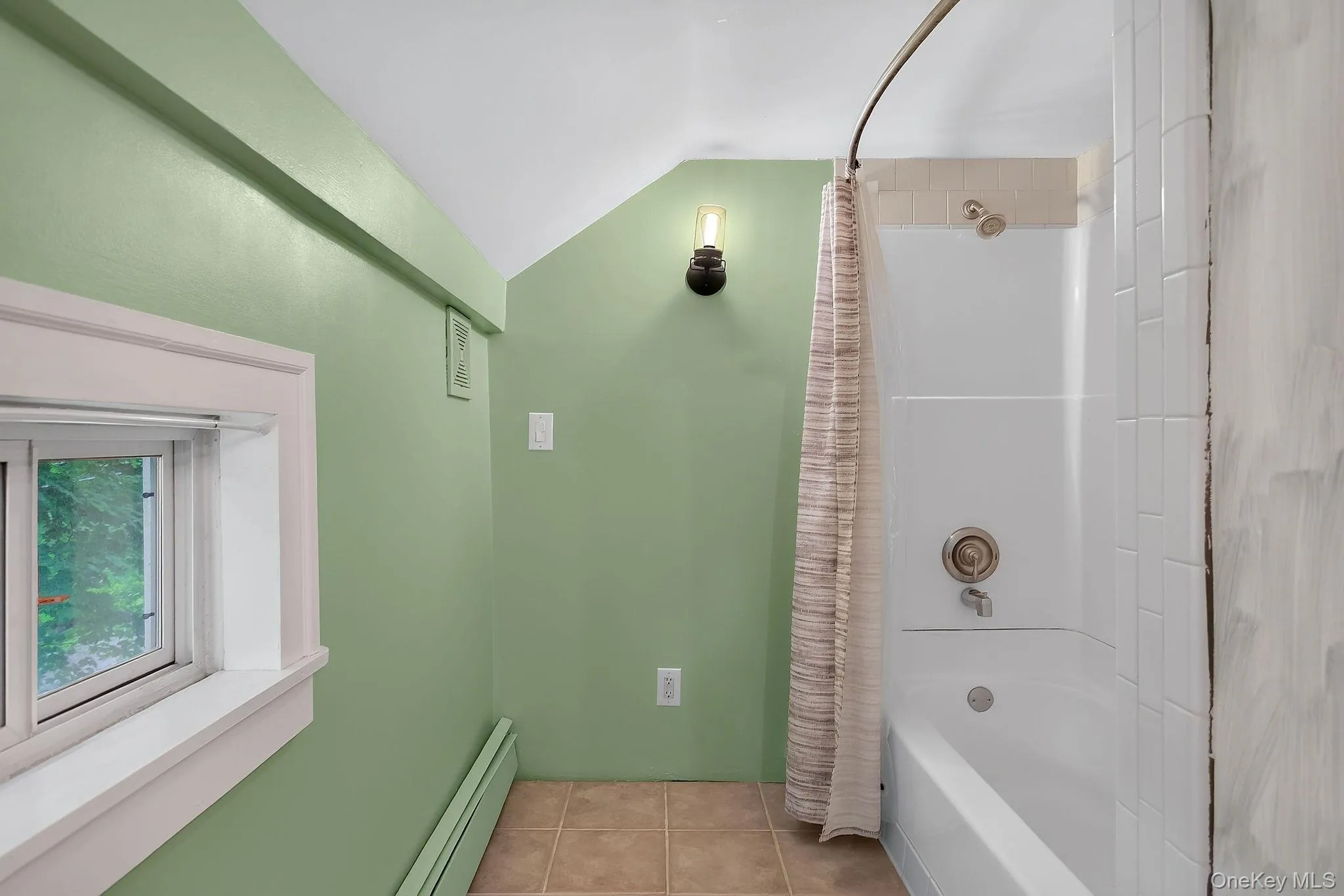 390 Water Street, Livingston, NY, 3 Bedrooms Bedrooms, 7 Rooms Rooms,1 BathroomBathrooms,Residential,For Rent,Water,0,1029660 390 Water Street, Livingston, NY, 3 Bedrooms Bedrooms, 7 Rooms Rooms,1 BathroomBathrooms,Residential,For Rent,Water,0,1029660