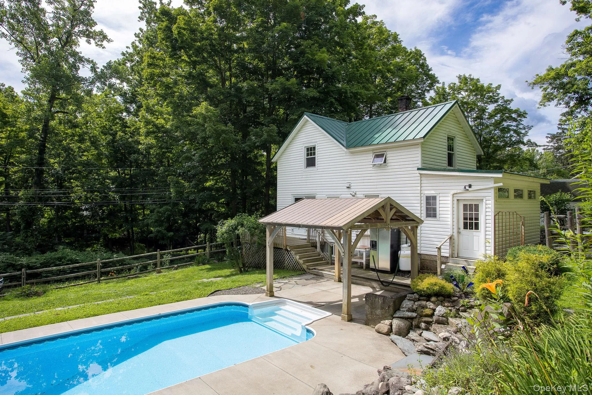 390 Water Street, Livingston, NY, 3 Bedrooms Bedrooms, 7 Rooms Rooms,1 BathroomBathrooms,Residential,For Rent,Water,0,1029660 390 Water Street, Livingston, NY, 3 Bedrooms Bedrooms, 7 Rooms Rooms,1 BathroomBathrooms,Residential,For Rent,Water,0,1029660