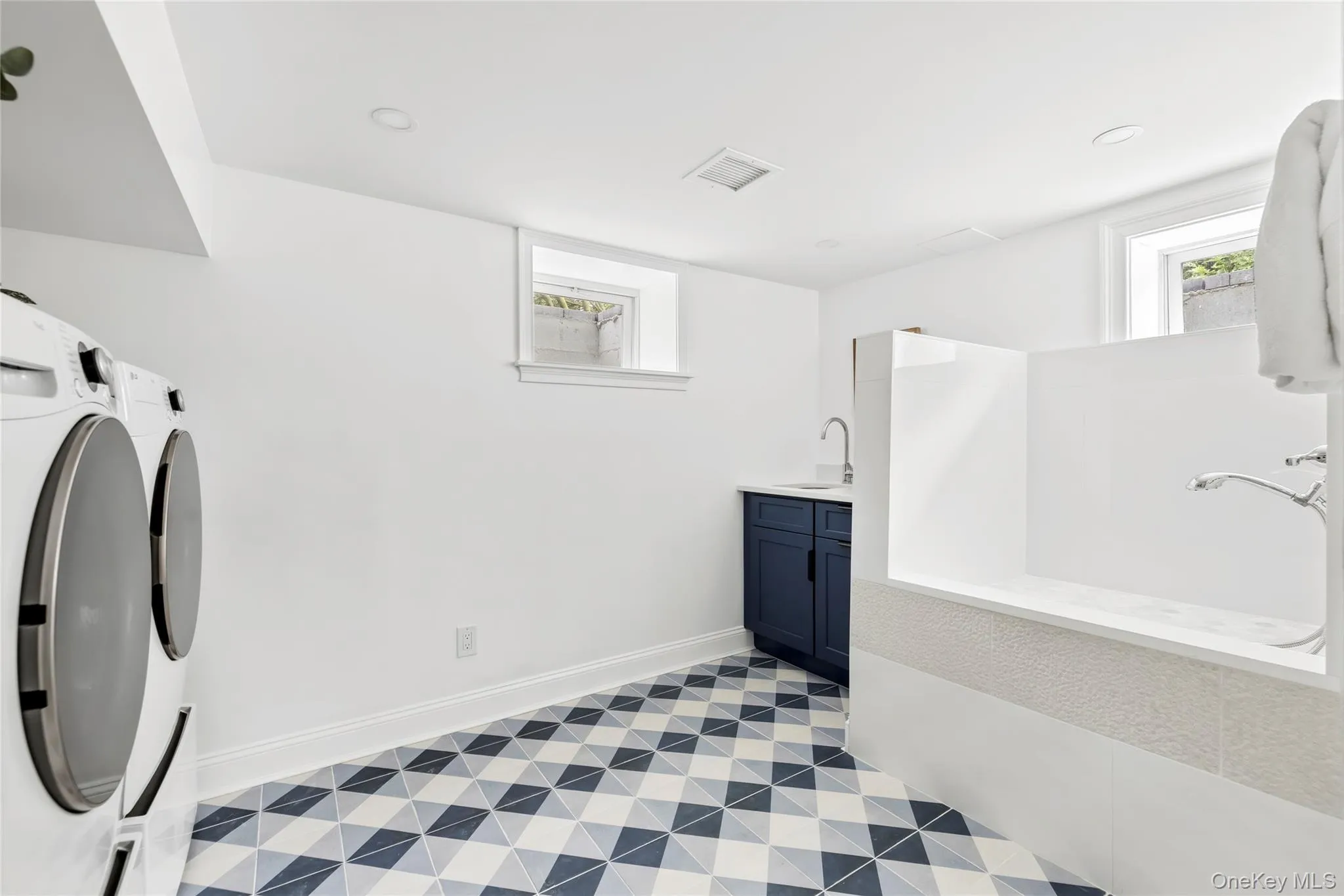 108 Tanners Pond Road, Hempstead, NY, 6 Bedrooms Bedrooms, 10 Rooms Rooms,5 BathroomsBathrooms,Residential,For Rent,Tanners Pond,0,1029663 108 Tanners Pond Road, Hempstead, NY, 6 Bedrooms Bedrooms, 10 Rooms Rooms,5 BathroomsBathrooms,Residential,For Rent,Tanners Pond,0,1029663