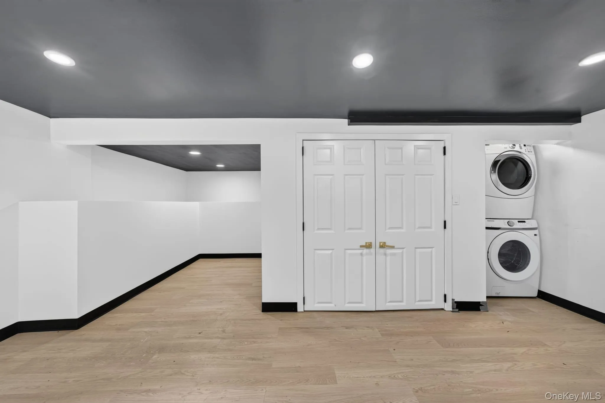 2602 Knickerbocker Avenue, Brookhaven, NY, 3 Bedrooms Bedrooms, 5 Rooms Rooms,1 BathroomBathrooms,Residential,For Rent,Knickerbocker,0,1029671 2602 Knickerbocker Avenue, Brookhaven, NY, 3 Bedrooms Bedrooms, 5 Rooms Rooms,1 BathroomBathrooms,Residential,For Rent,Knickerbocker,0,1029671
