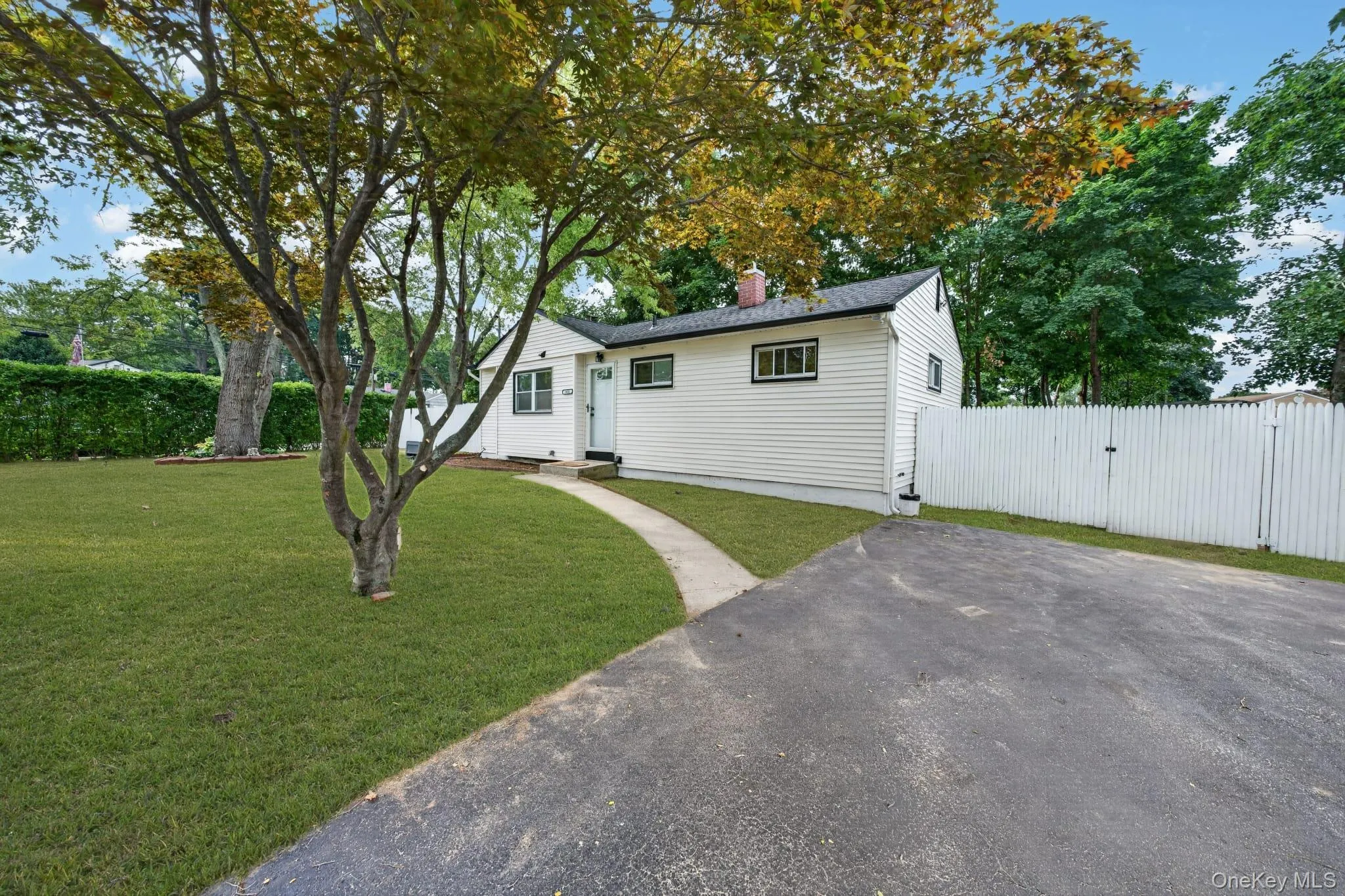 2602 Knickerbocker Avenue, Brookhaven, NY, 3 Bedrooms Bedrooms, 5 Rooms Rooms,1 BathroomBathrooms,Residential,For Rent,Knickerbocker,0,1029671 2602 Knickerbocker Avenue, Brookhaven, NY, 3 Bedrooms Bedrooms, 5 Rooms Rooms,1 BathroomBathrooms,Residential,For Rent,Knickerbocker,0,1029671