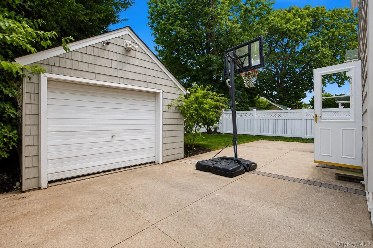 77 Driving Park Avenue, Hempstead, NY, 4 Bedrooms Bedrooms, 10 Rooms Rooms,2 BathroomsBathrooms,Residential,For Rent,Driving Park,0,1029674 77 Driving Park Avenue, Hempstead, NY, 4 Bedrooms Bedrooms, 10 Rooms Rooms,2 BathroomsBathrooms,Residential,For Rent,Driving Park,0,1029674