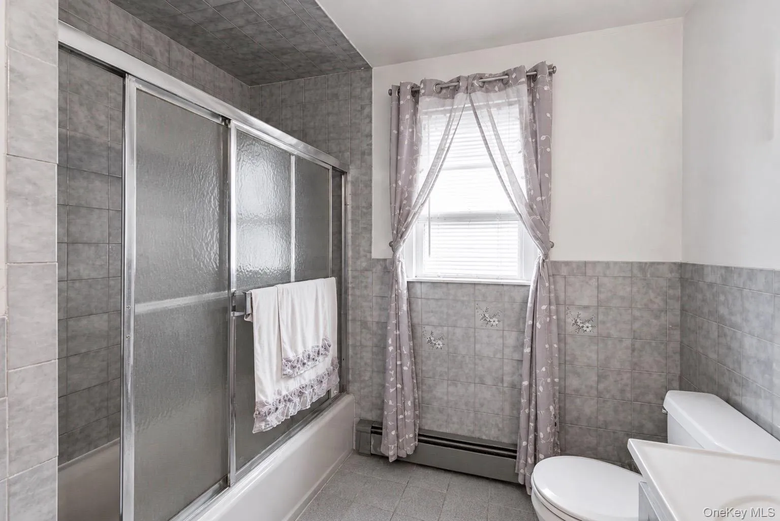 77 Driving Park Avenue, Hempstead, NY, 4 Bedrooms Bedrooms, 10 Rooms Rooms,2 BathroomsBathrooms,Residential,For Rent,Driving Park,0,1029674 77 Driving Park Avenue, Hempstead, NY, 4 Bedrooms Bedrooms, 10 Rooms Rooms,2 BathroomsBathrooms,Residential,For Rent,Driving Park,0,1029674
