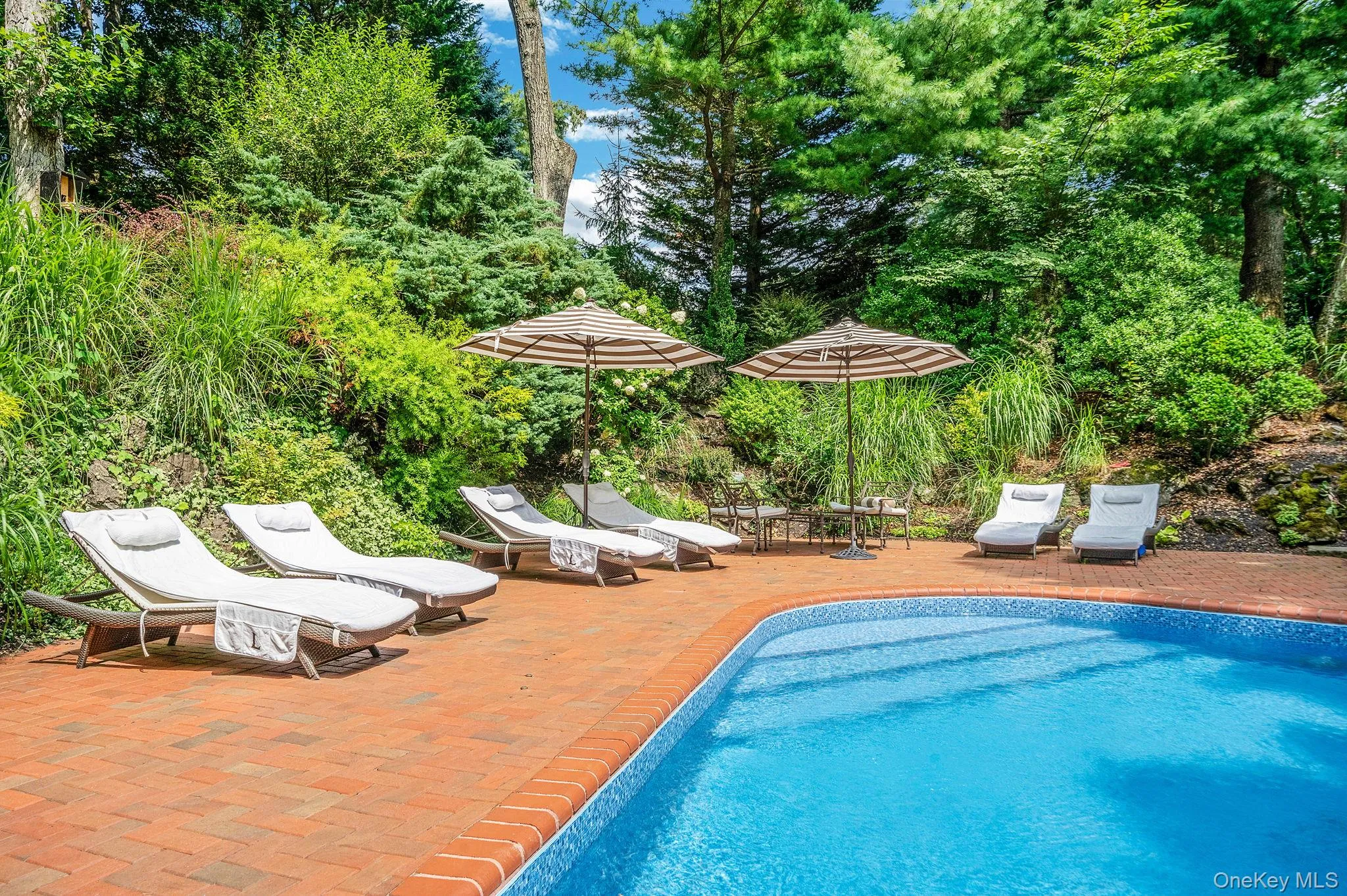 1 Winston Court, Huntington, NY, 5 Bedrooms Bedrooms, 13 Rooms Rooms,3 BathroomsBathrooms,Residential,For Rent,Winston,0,1029677 1 Winston Court, Huntington, NY, 5 Bedrooms Bedrooms, 13 Rooms Rooms,3 BathroomsBathrooms,Residential,For Rent,Winston,0,1029677