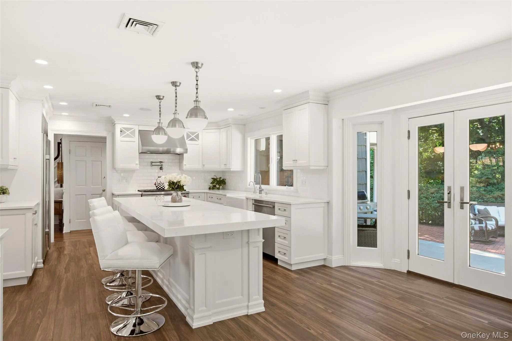 1 Winston Court, Huntington, NY, 5 Bedrooms Bedrooms, 13 Rooms Rooms,3 BathroomsBathrooms,Residential,For Rent,Winston,0,1029677 1 Winston Court, Huntington, NY, 5 Bedrooms Bedrooms, 13 Rooms Rooms,3 BathroomsBathrooms,Residential,For Rent,Winston,0,1029677